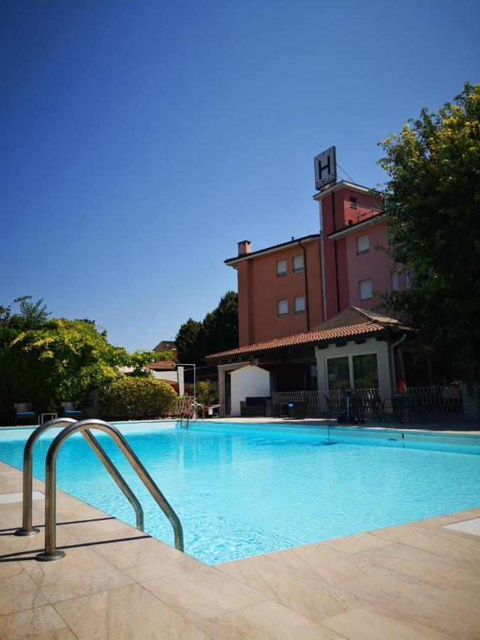 Albergo Zoello Je Suis Castelvetro di Modena Exterior photo